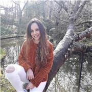 Profesora cualificada ofrece clases presenciales de valenciano y castellano